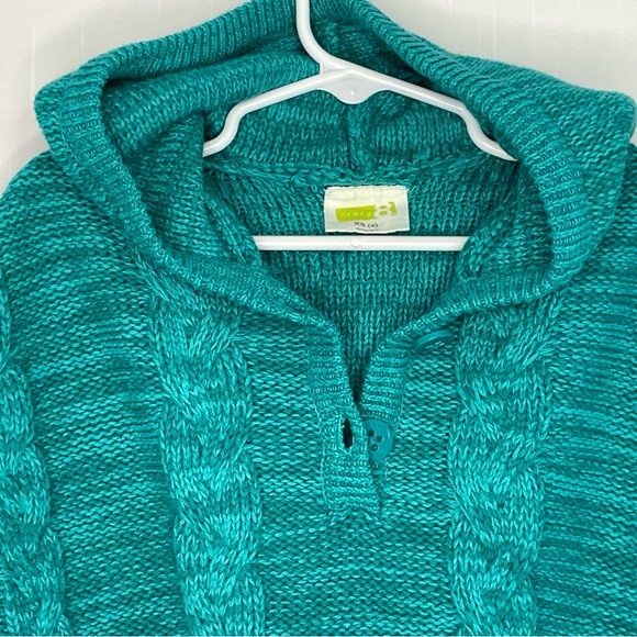 Crazy 8 Girls Cable Knit Hooded Poncho Soft Cotton Acrylic Blend Green XS 4 - Picture 4 of 12